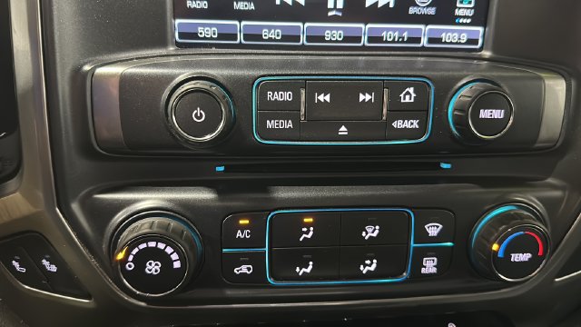 Used 2018 Chevrolet Silverado 1500 LT w/ LT Plus Package AWD/4WD image 18