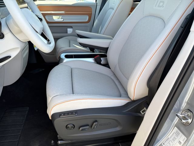 New 2025 Volkswagen ID. Buzz 1st Edition image 40