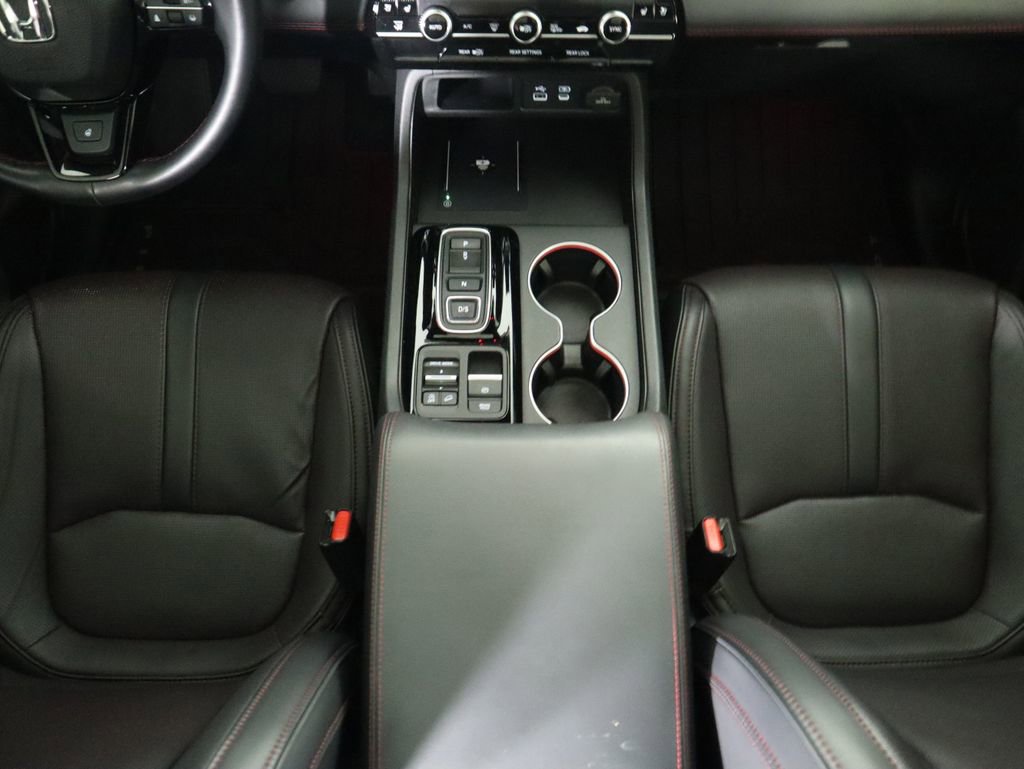 Used 2025 Honda Pilot Black Edition image 16