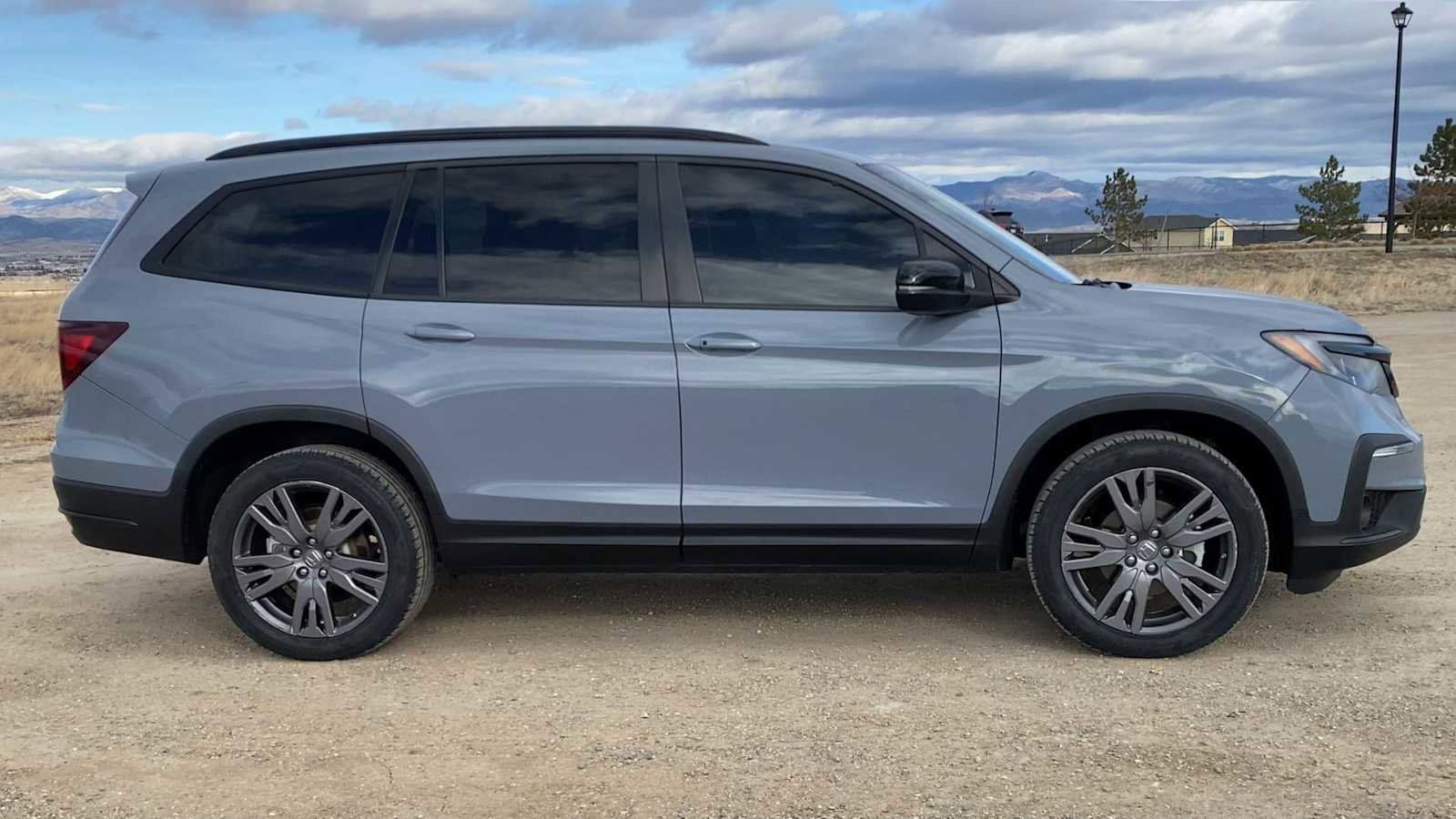 Used 2022 Honda Pilot Sport image 2