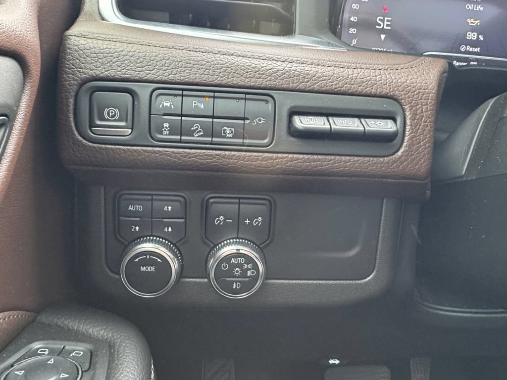 Used 2022 GMC Yukon XL Denali AWD/4WD image 15
