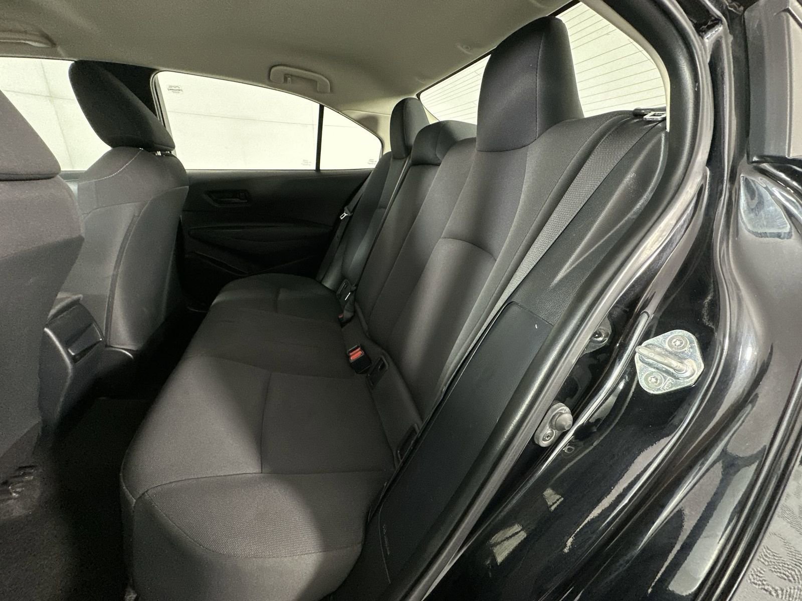 Used 2022 Toyota Corolla LE image 23