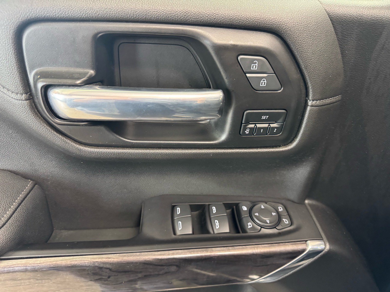 Used 2022 Chevrolet Silverado 1500 LTZ w/ LTZ Premium Package AWD/4WD image 19