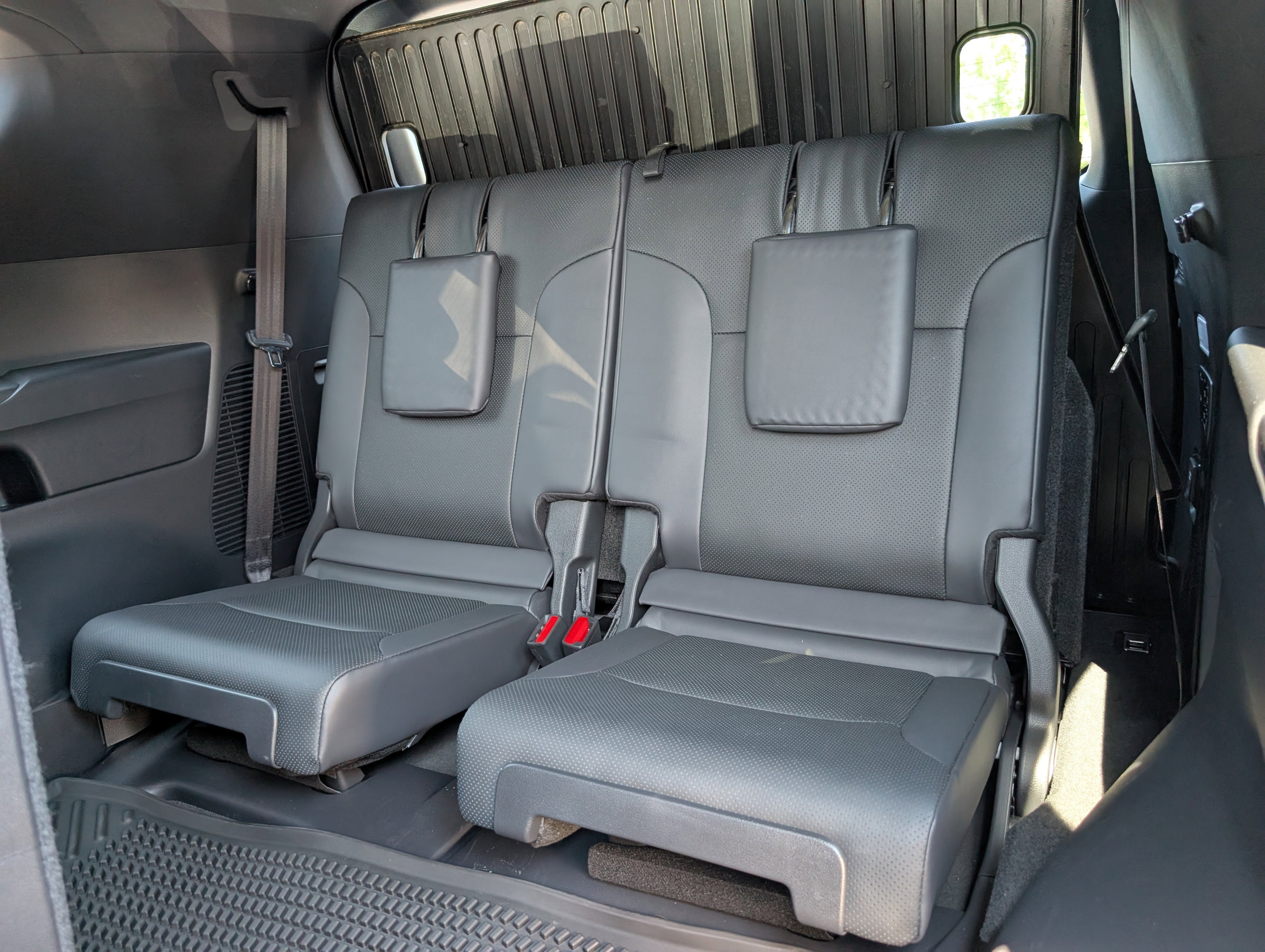 Used 2025 Lexus LX 600 4WD w/ Appearance Package image 15
