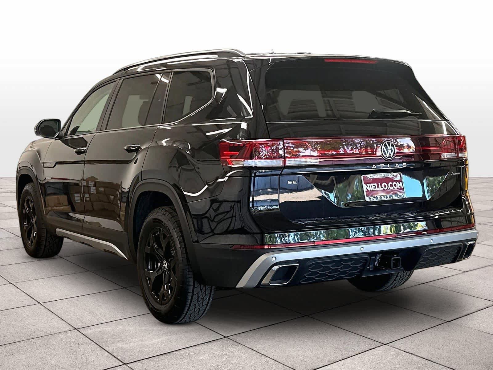 New 2026 Volkswagen Atlas Peak Edition AWD/4WD image 3