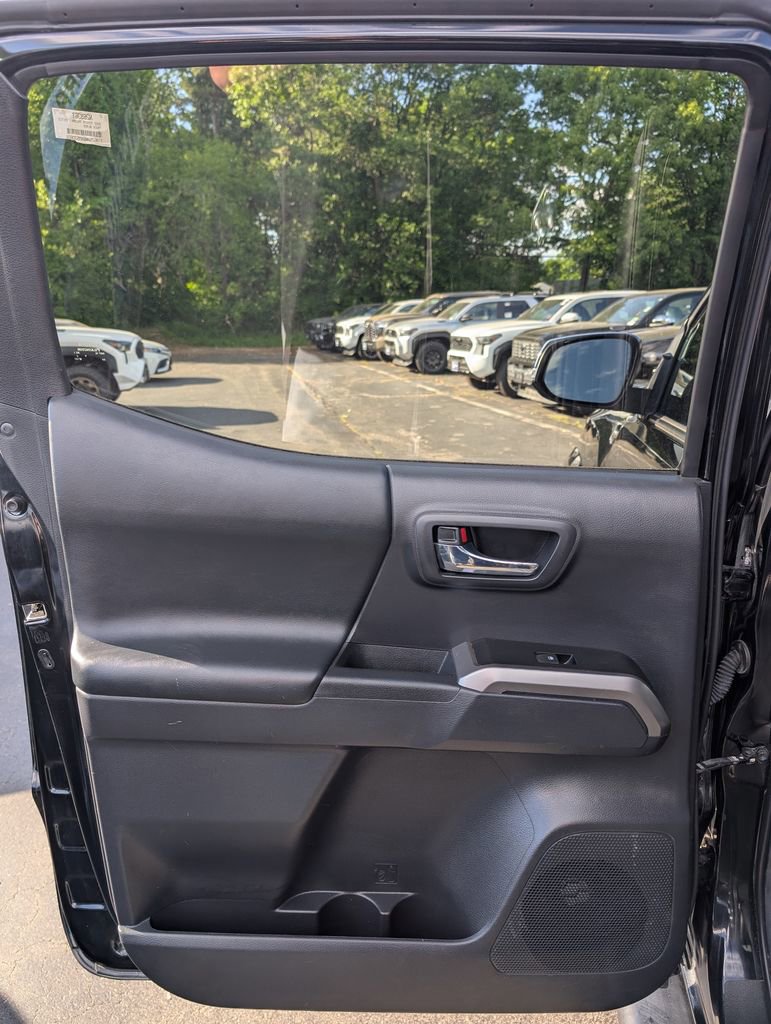 Certified 2022 Toyota Tacoma Limited AWD/4WD image 14