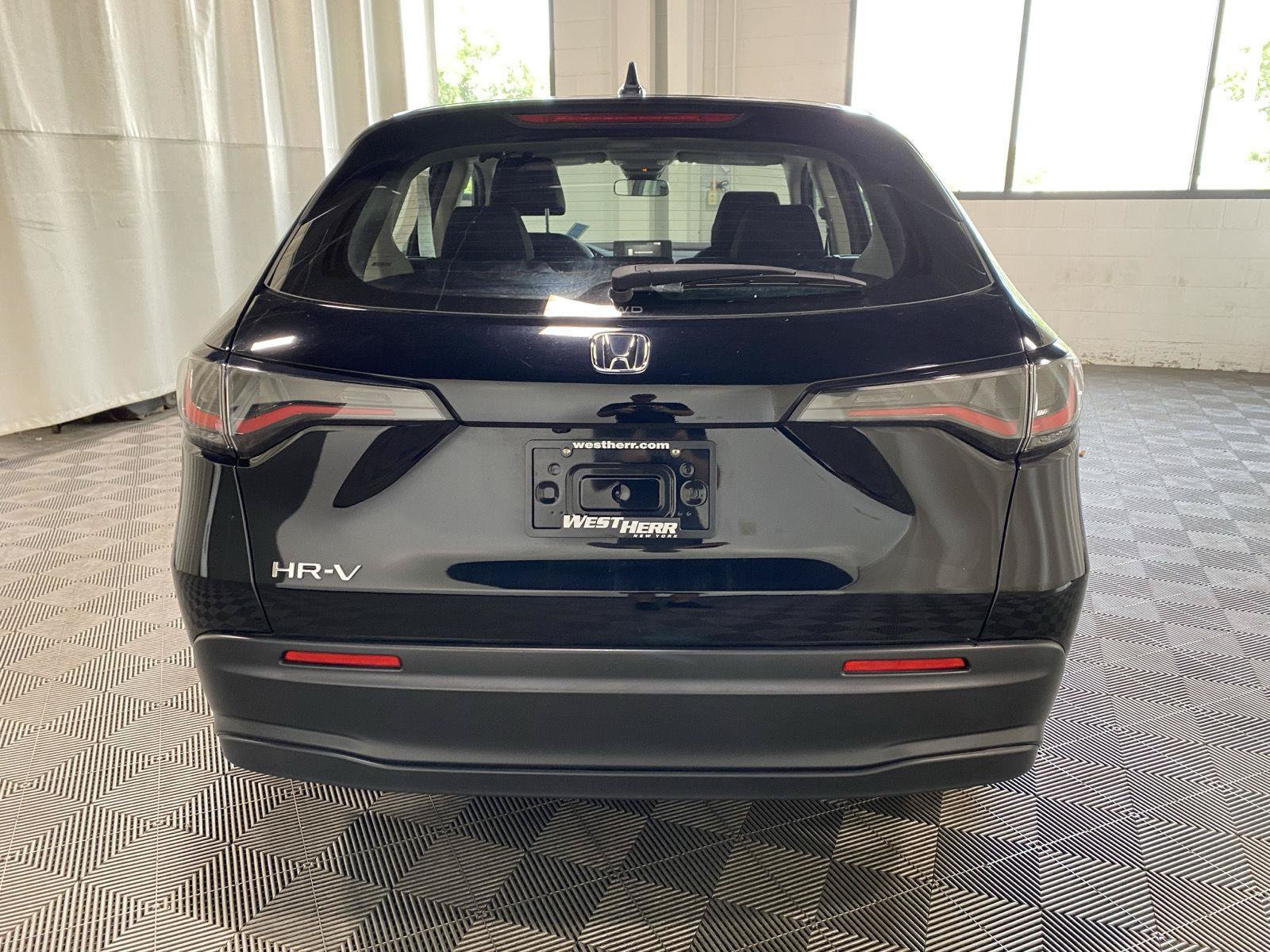 Used 2024 Honda HR-V LX image 6