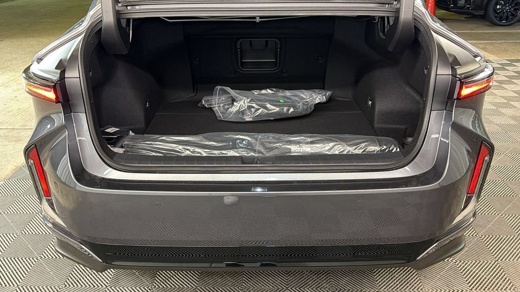 New 2026 Lexus ES 500e AWD/4WD image 10