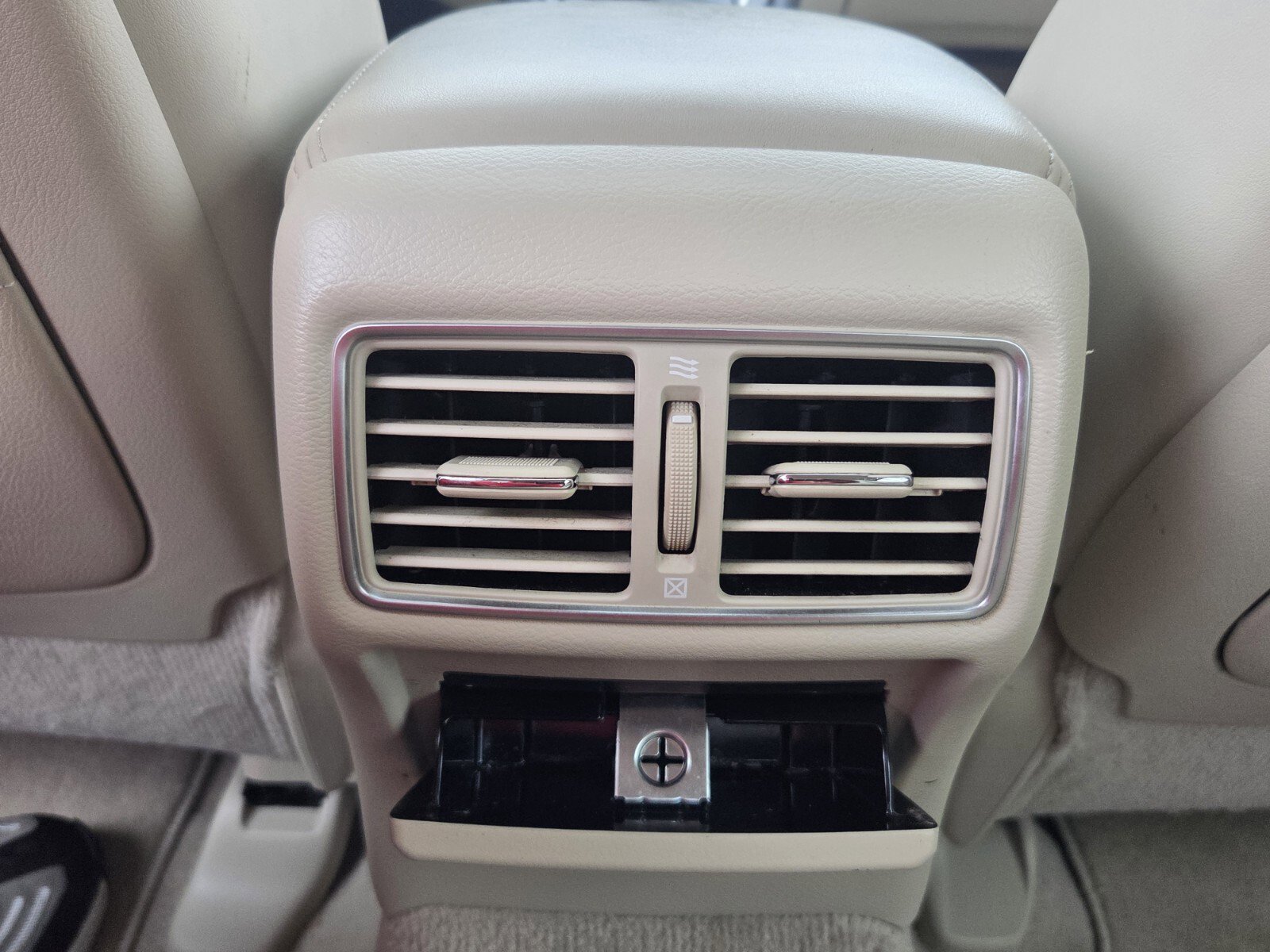 Used 2018 INFINITI Q50 Luxe w/ Essential Package (3.0T Luxe) image 13