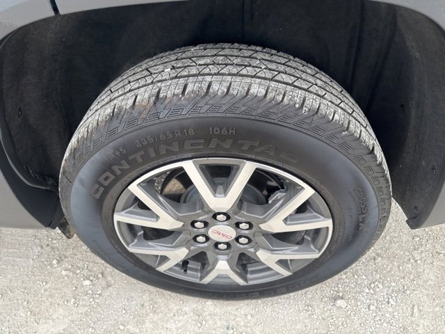 Used 2023 GMC Acadia SLE w/ Driver Convenience Package image 9