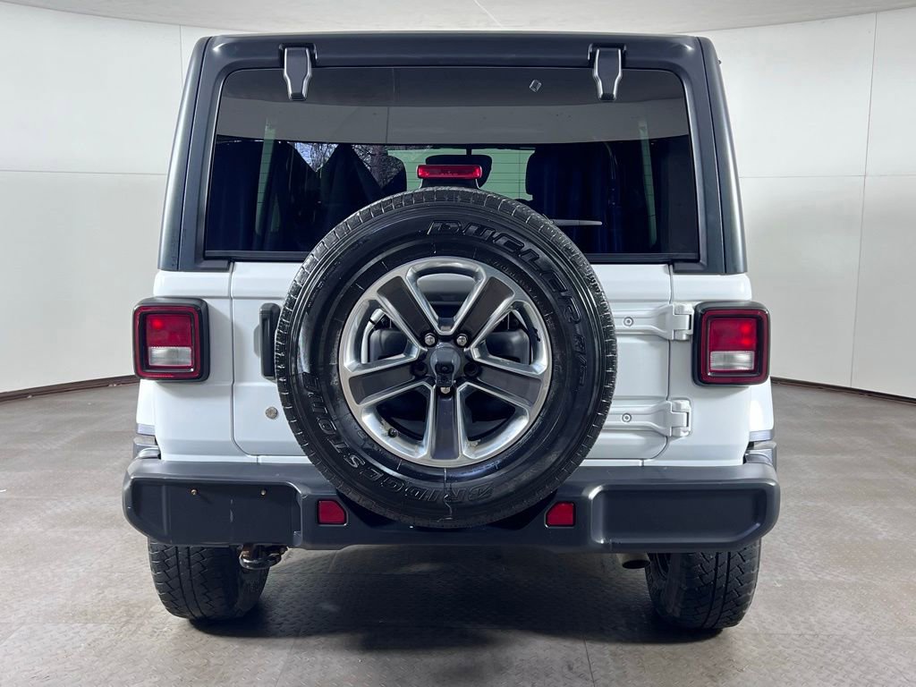 Used 2018 Jeep Wrangler Unlimited Sahara AWD/4WD image 6