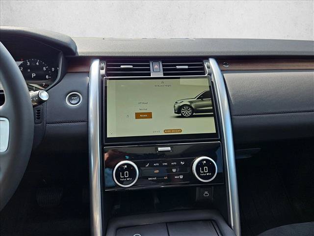 Used 2024 Land Rover Discovery S AWD/4WD image 15