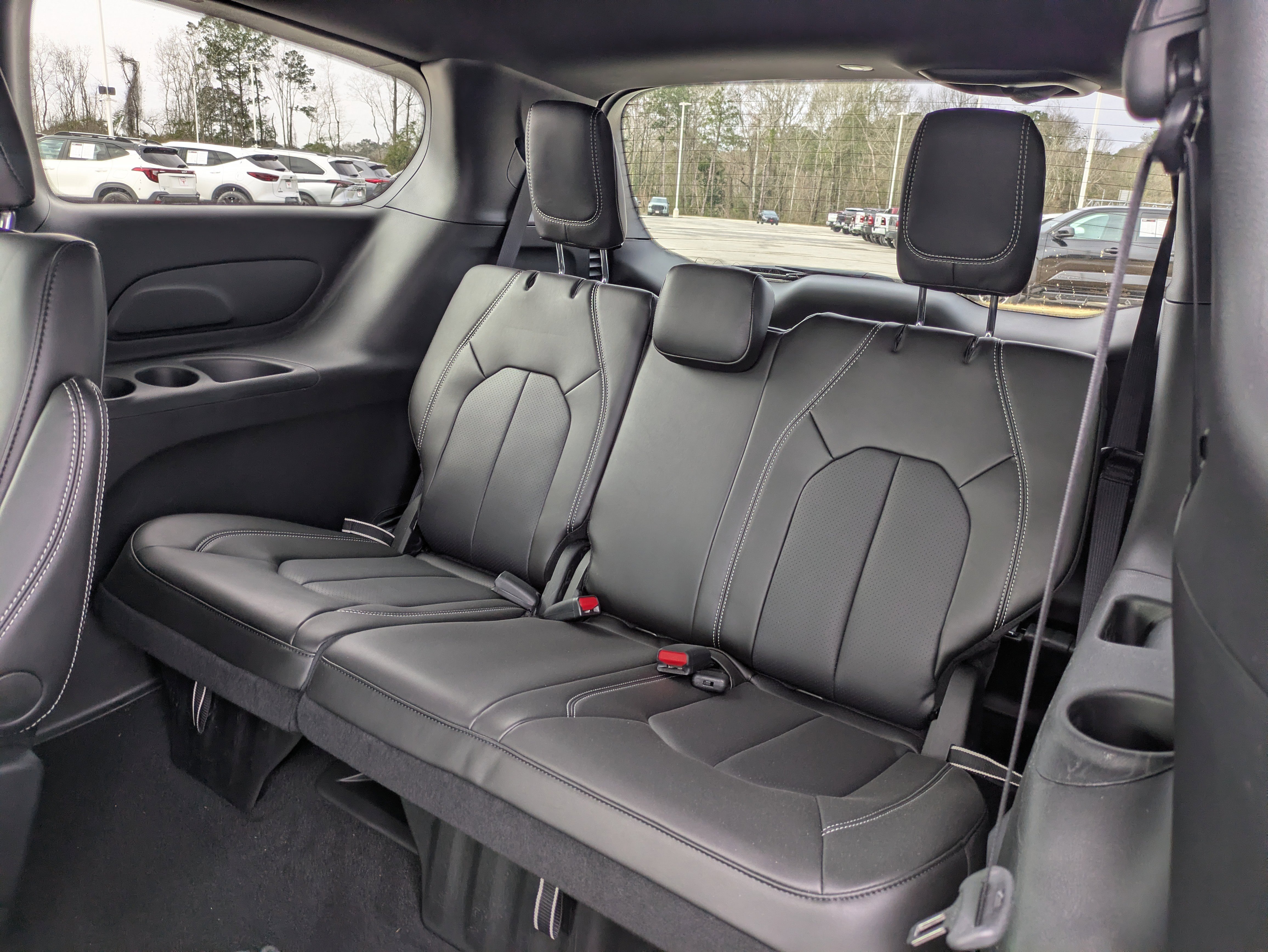New 2026 Chrysler Pacifica Select w/ S Appearance Package FWD image 14