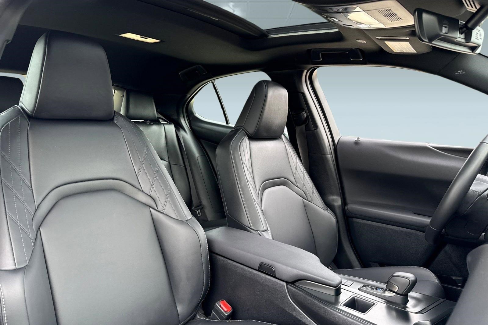 Certified 2025 Lexus UX 300h FWD w/ Accessory Package (Z2) image 30