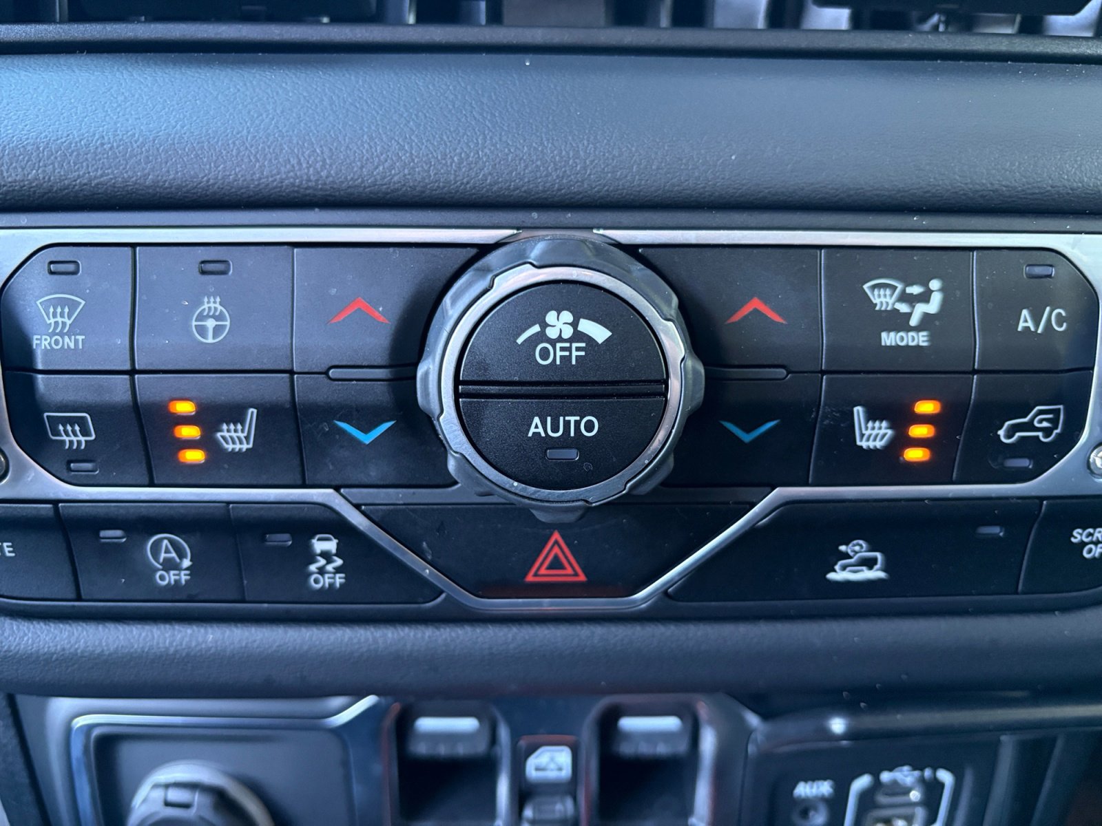 Used 2024 Jeep Gladiator Sport image 21