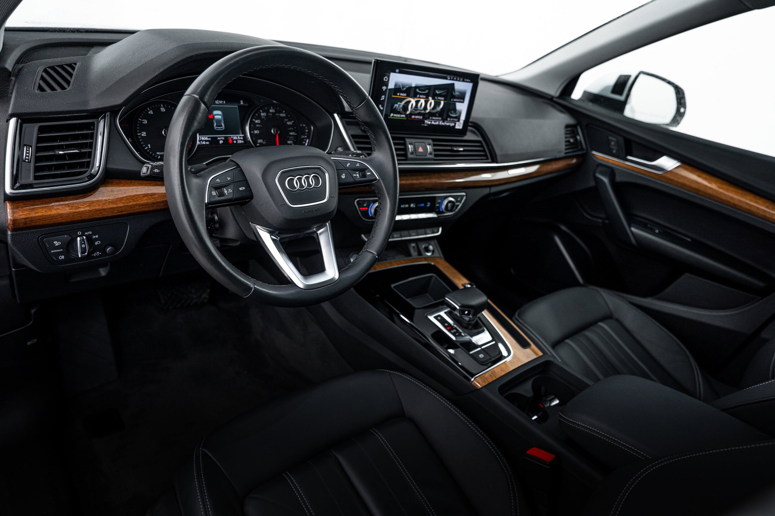 Certified 2023 Audi Q5 2.0T Premium w/ Convenience Package AWD/4WD image 9