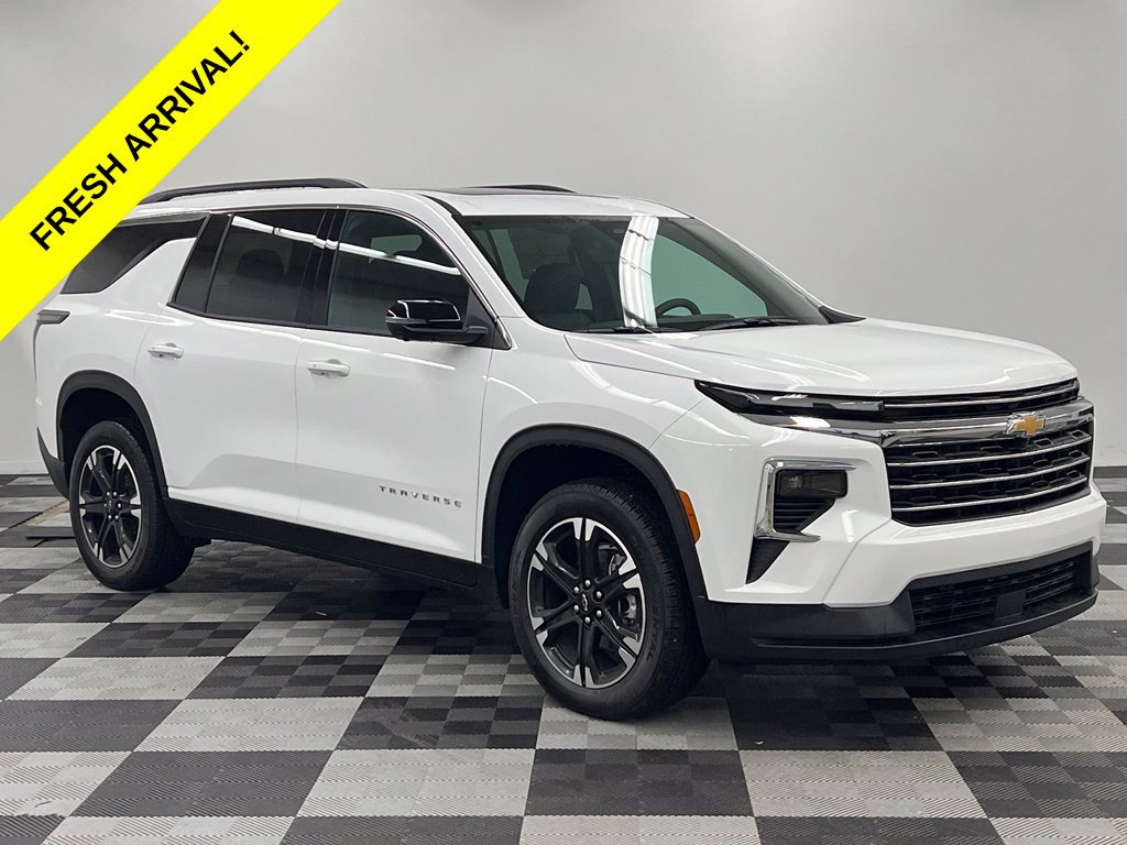 New 2027 Chevrolet Traverse LT w/ Sun and Wheel Package