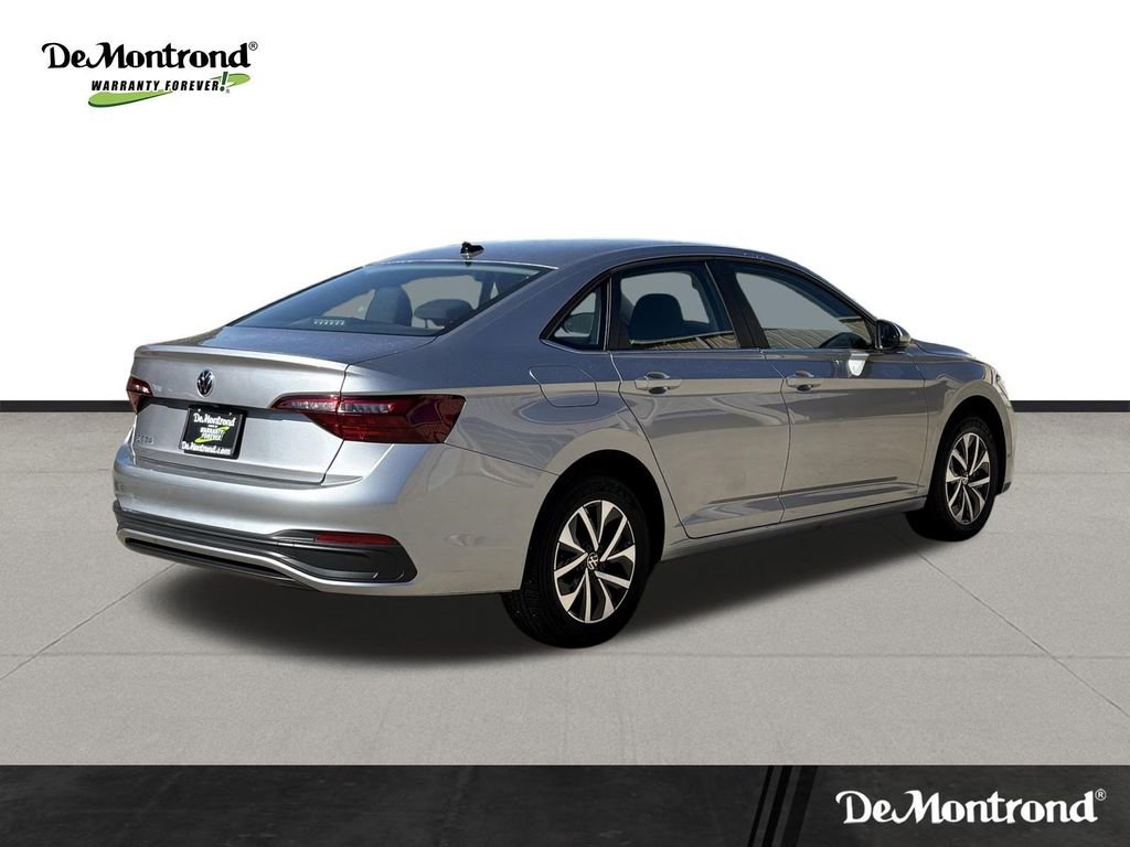 Used 2024 Volkswagen Jetta S image 5