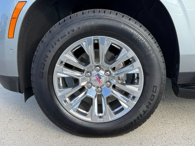 Used 2025 GMC Yukon XL Denali AWD/4WD image 10