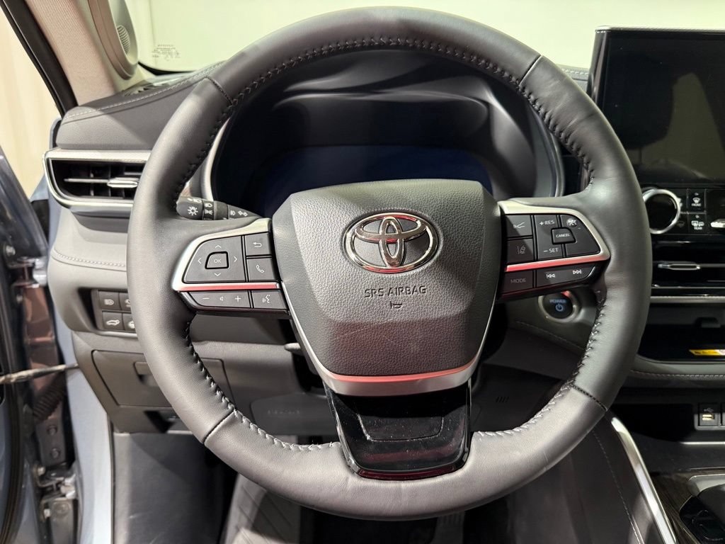Certified 2024 Toyota Highlander Platinum AWD/4WD image 25