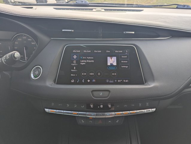 Used 2022 Cadillac XT4 Luxury w/ Cold Weather Package FWD image 12