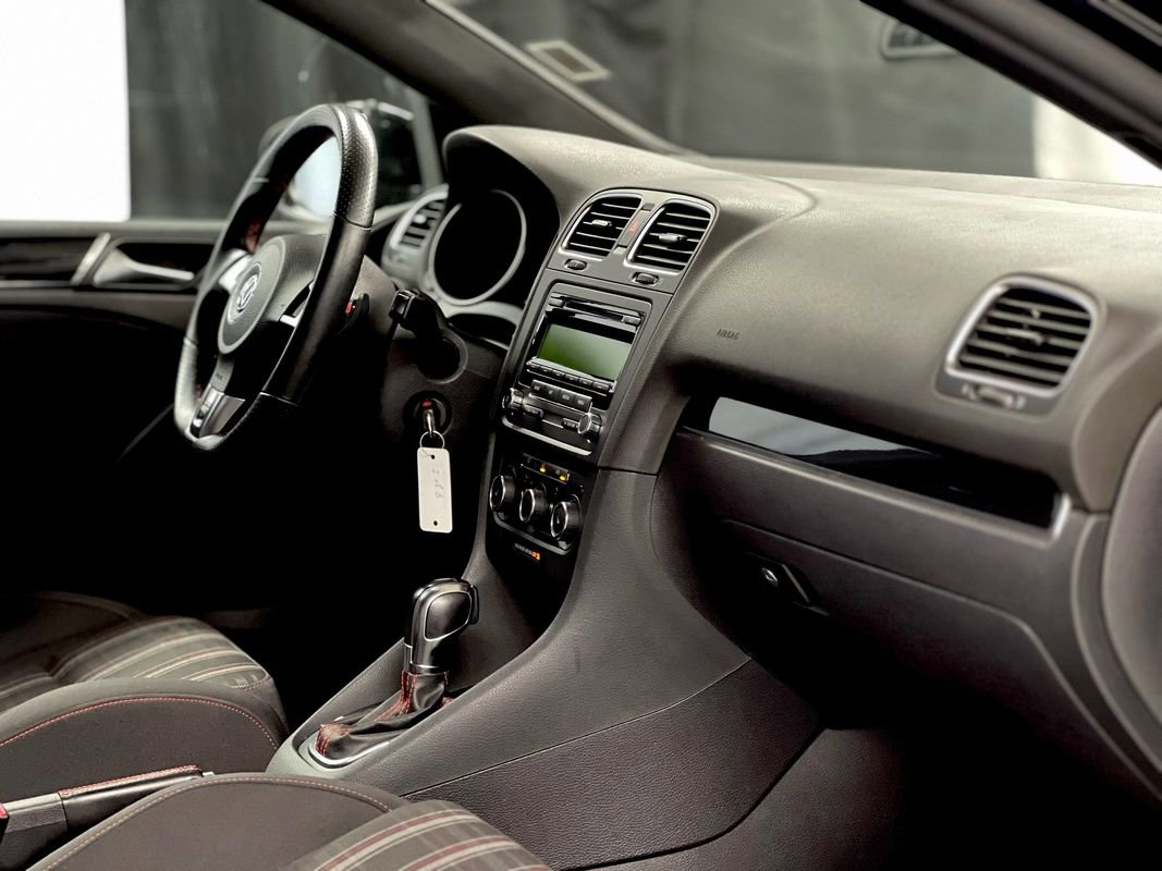 Used 2012 Volkswagen Golf 4-Door image 20