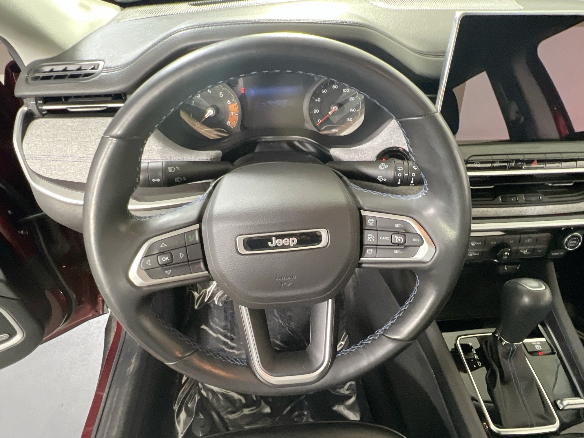 Used 2022 Jeep Compass Latitude w/ Sun and Sound Group AWD/4WD image 11