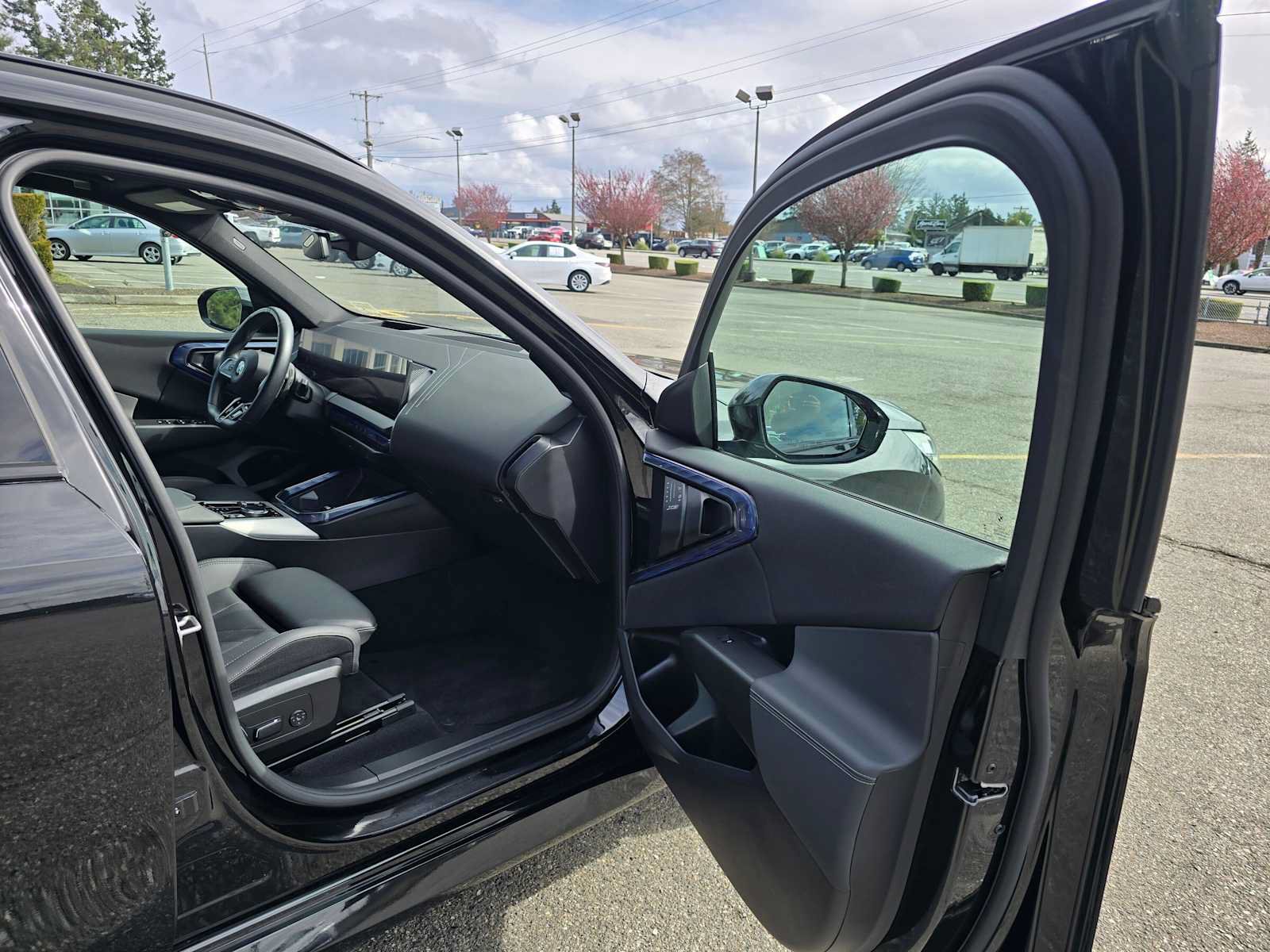 Used 2025 BMW X3 xDrive30i AWD/4WD image 13