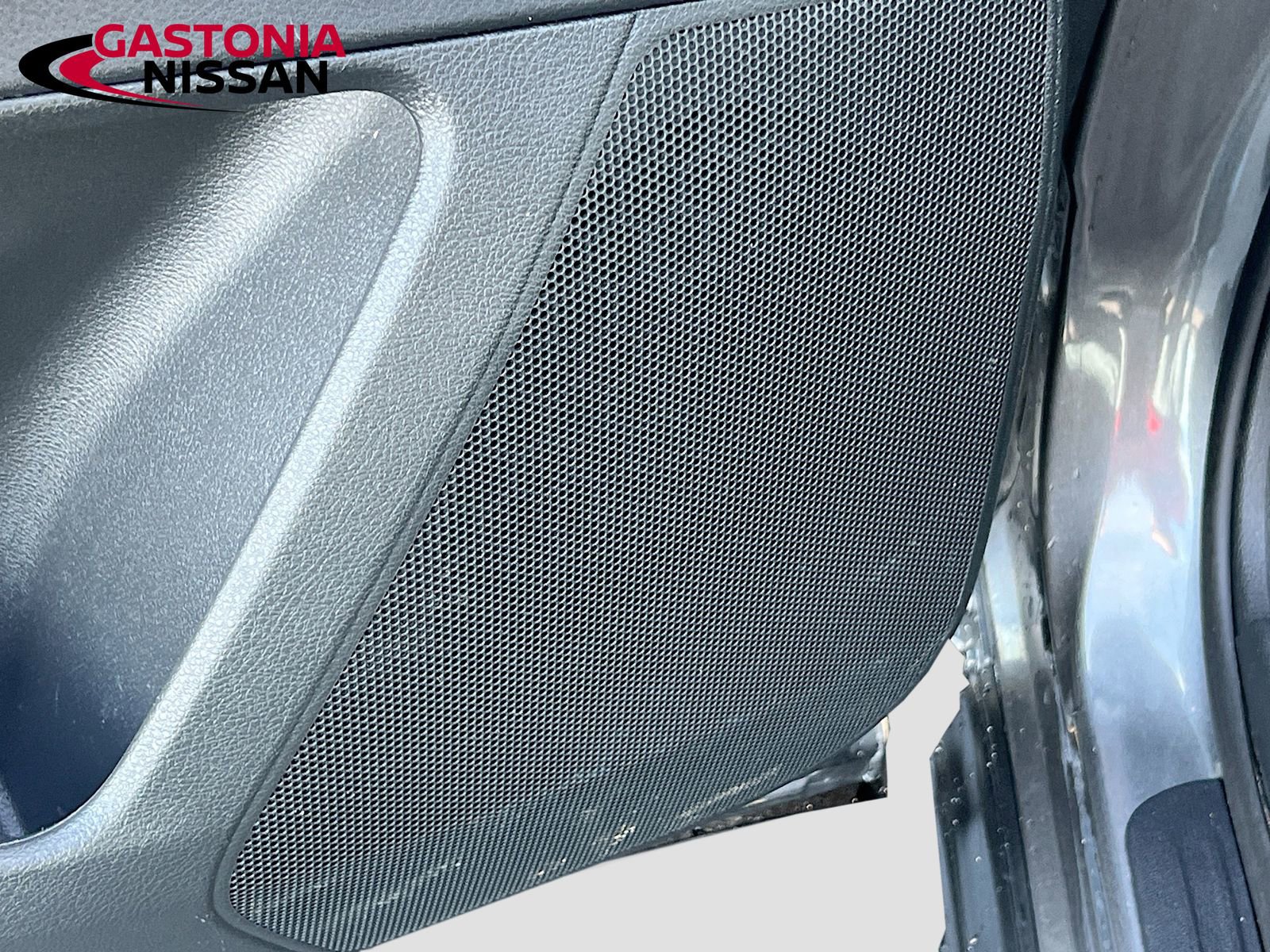 Used 2024 Nissan Pathfinder S image 23