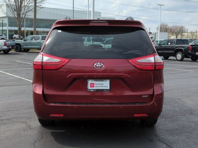 Certified 2017 Toyota Sienna XLE image 6