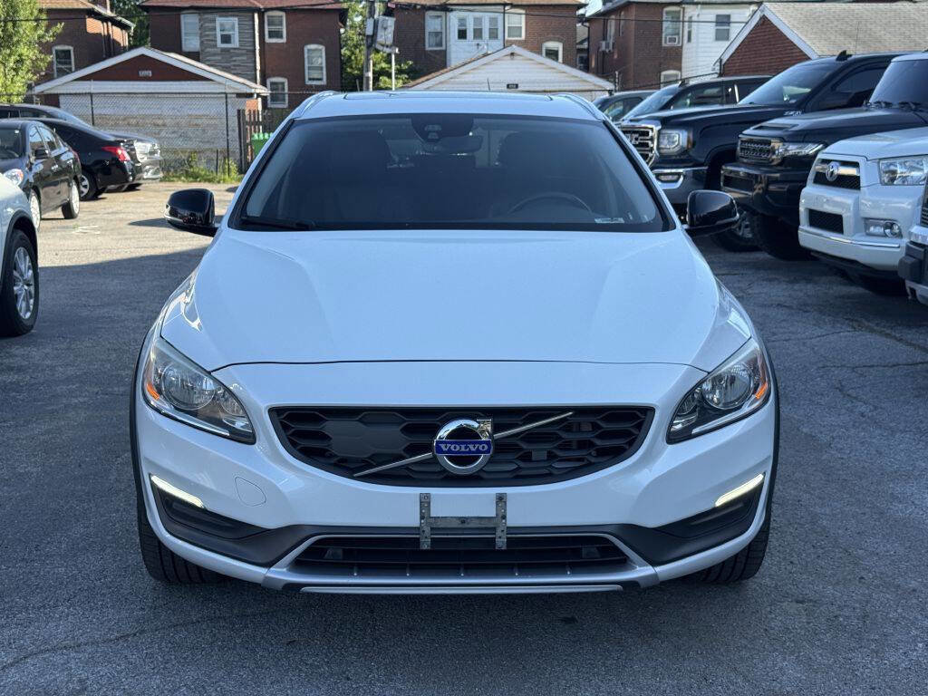 Used 2016 Volvo V60 T5 Cross Country w/ Convenience Package AWD/4WD image 2