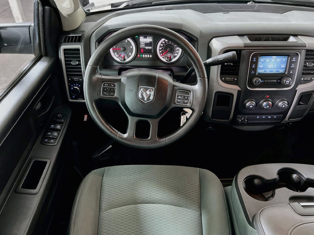 Used 2014 RAM 3500 Tradesman w/ Chrome Appearance Group RWD image 19