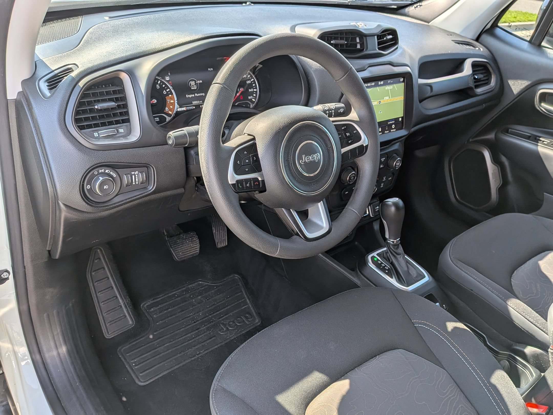 Used 2023 Jeep Renegade Latitude AWD/4WD image 16