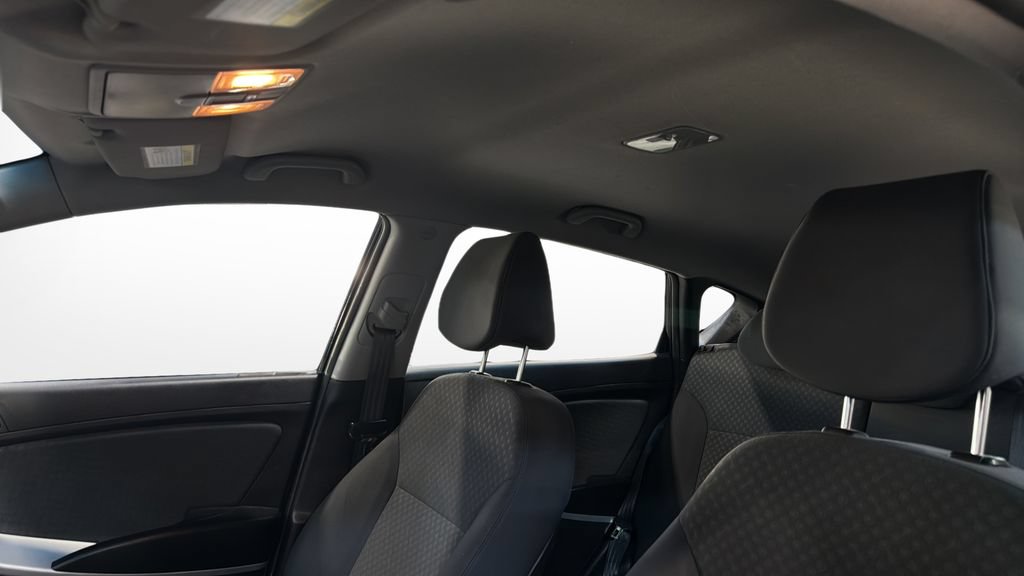 Used 2014 Hyundai Accent SE FWD image 35