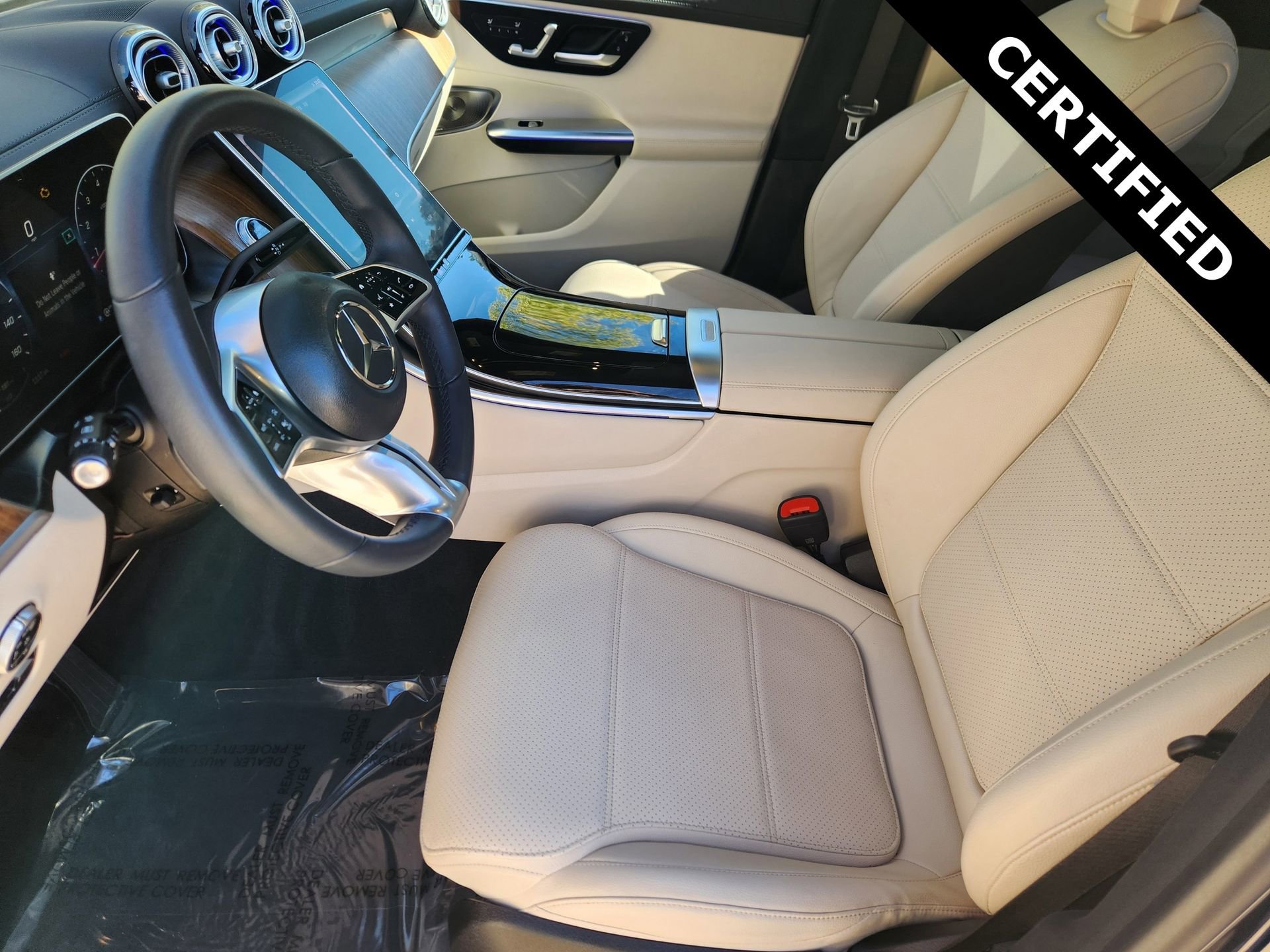 Certified 2023 Mercedes-Benz GLC 300 image 3