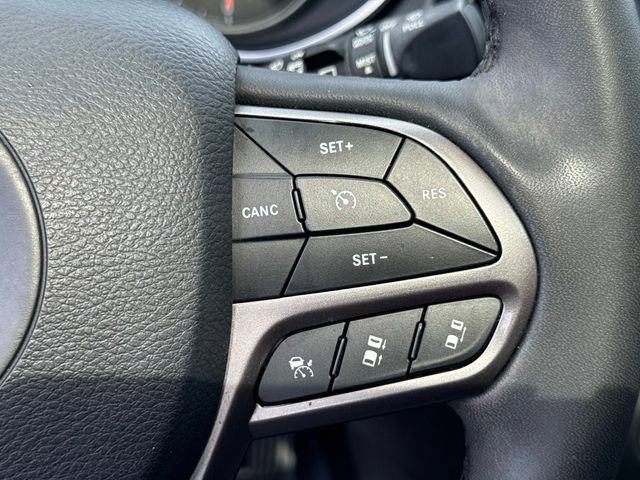 Used 2021 Jeep Cherokee Limited image 27