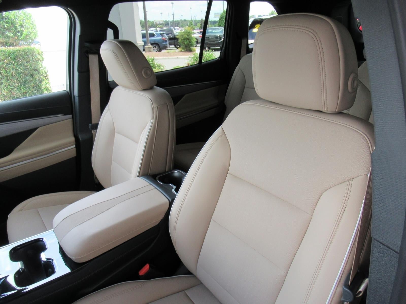 Used 2026 Buick Enclave Preferred w/ LPO, Floor Liner Package FWD image 16