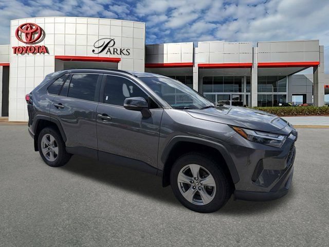 Used 2023 Toyota RAV4 XLE AWD/4WD video 1