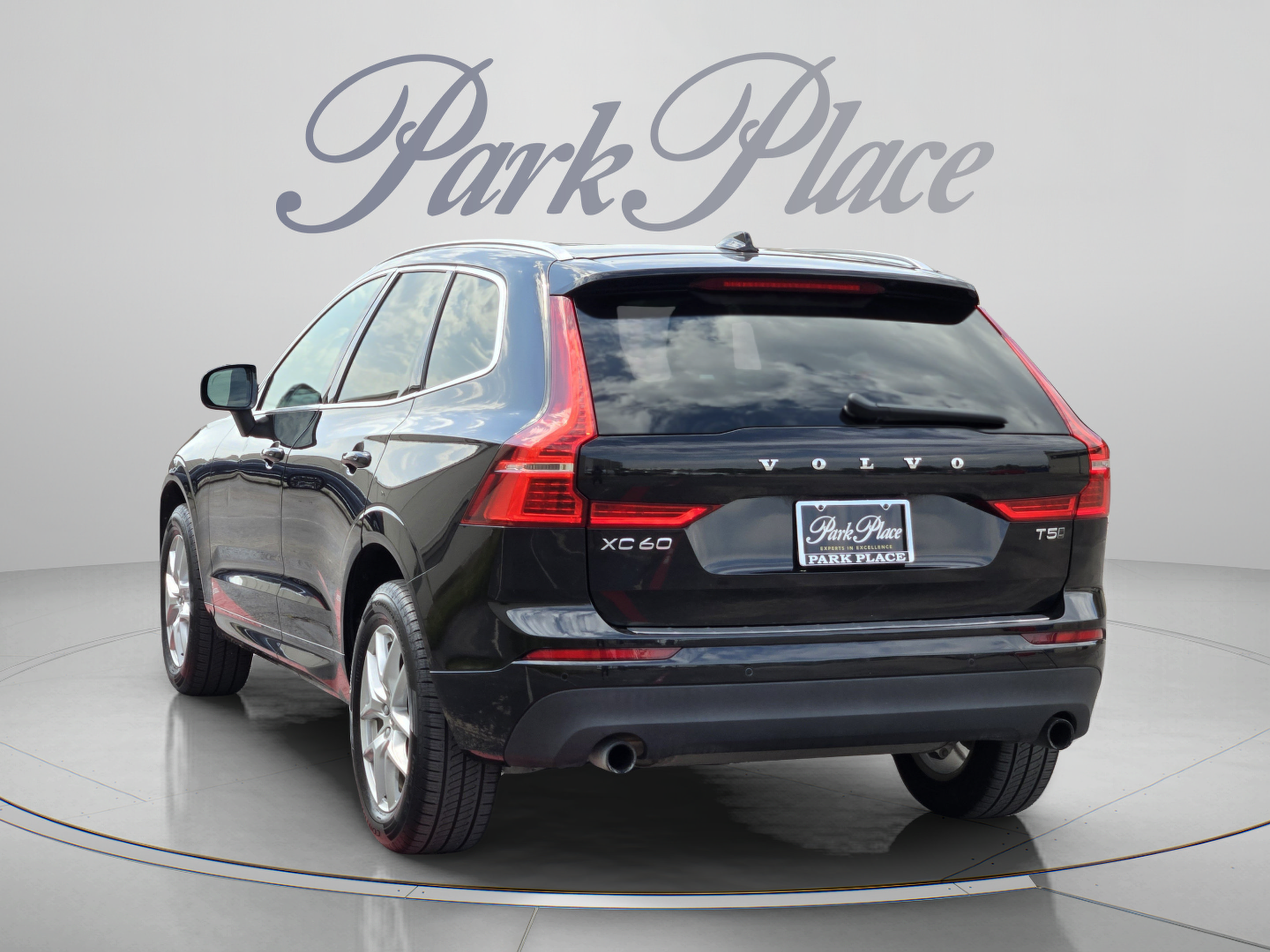 Used 2020 Volvo XC60 T5 Momentum AWD/4WD image 3