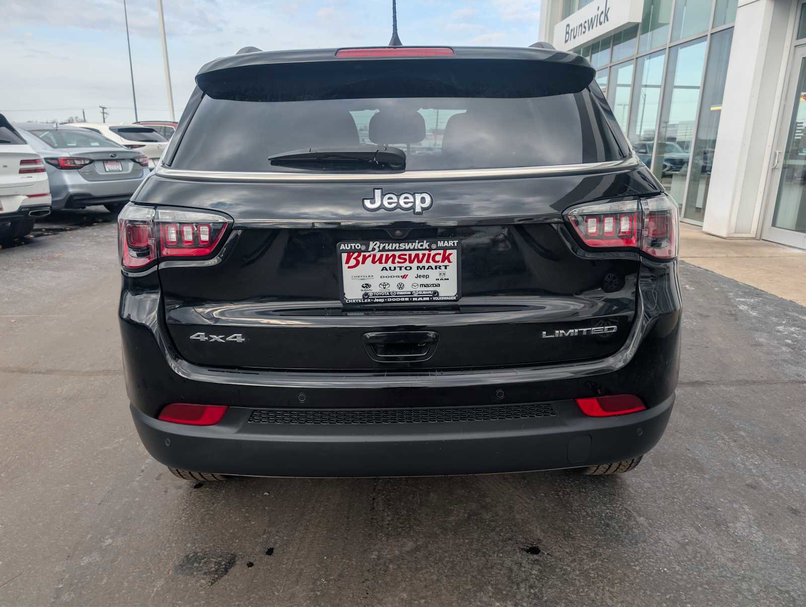 Used 2024 Jeep Compass Limited image 6