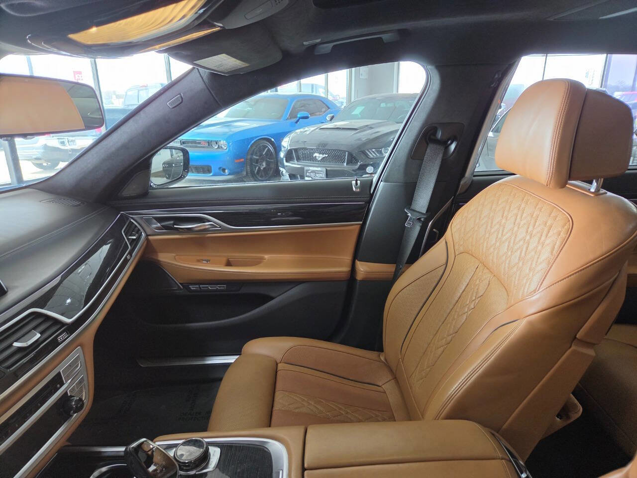 Used 2016 BMW 750i xDrive image 16