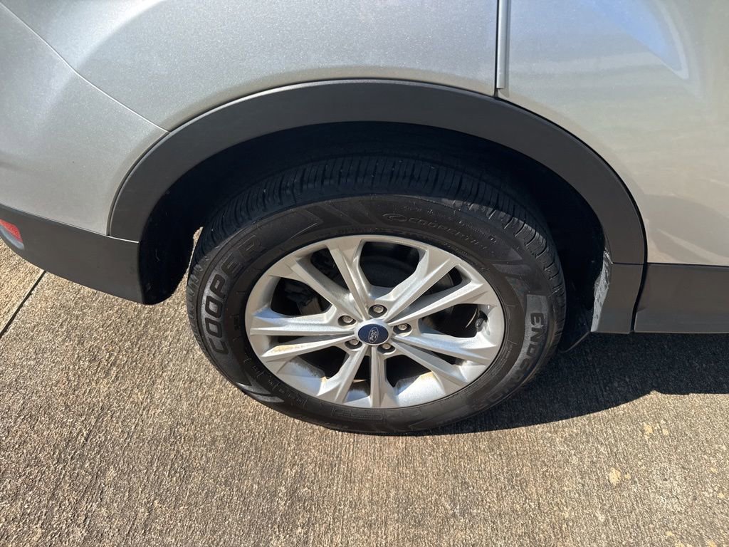 Used 2019 Ford Escape SEL image 14