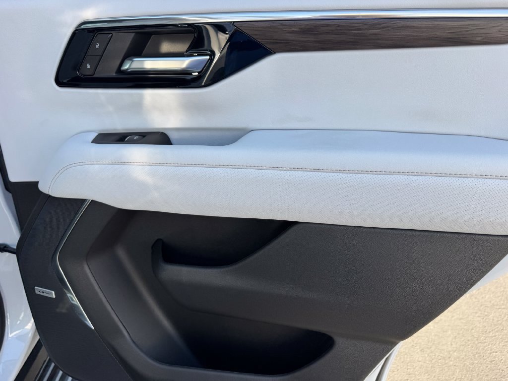 New 2026 Chevrolet Tahoe Premier AWD/4WD image 13