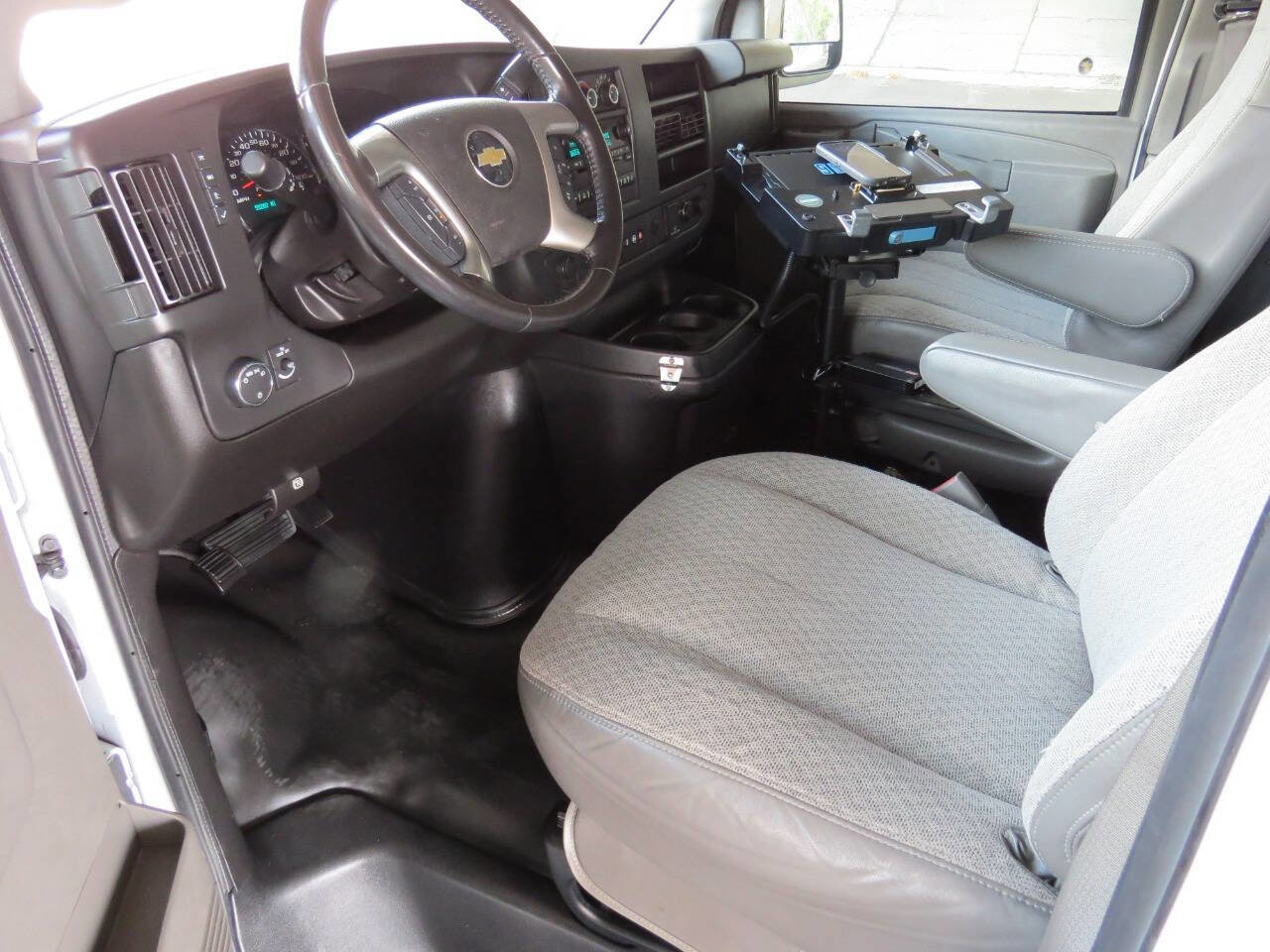 Used 2016 Chevrolet Express 3500 image 68