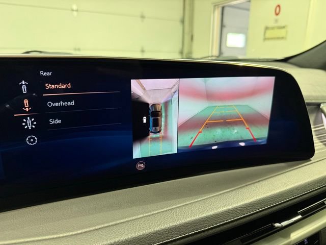 Used 2025 Cadillac XT4 Premium Luxury FWD image 18