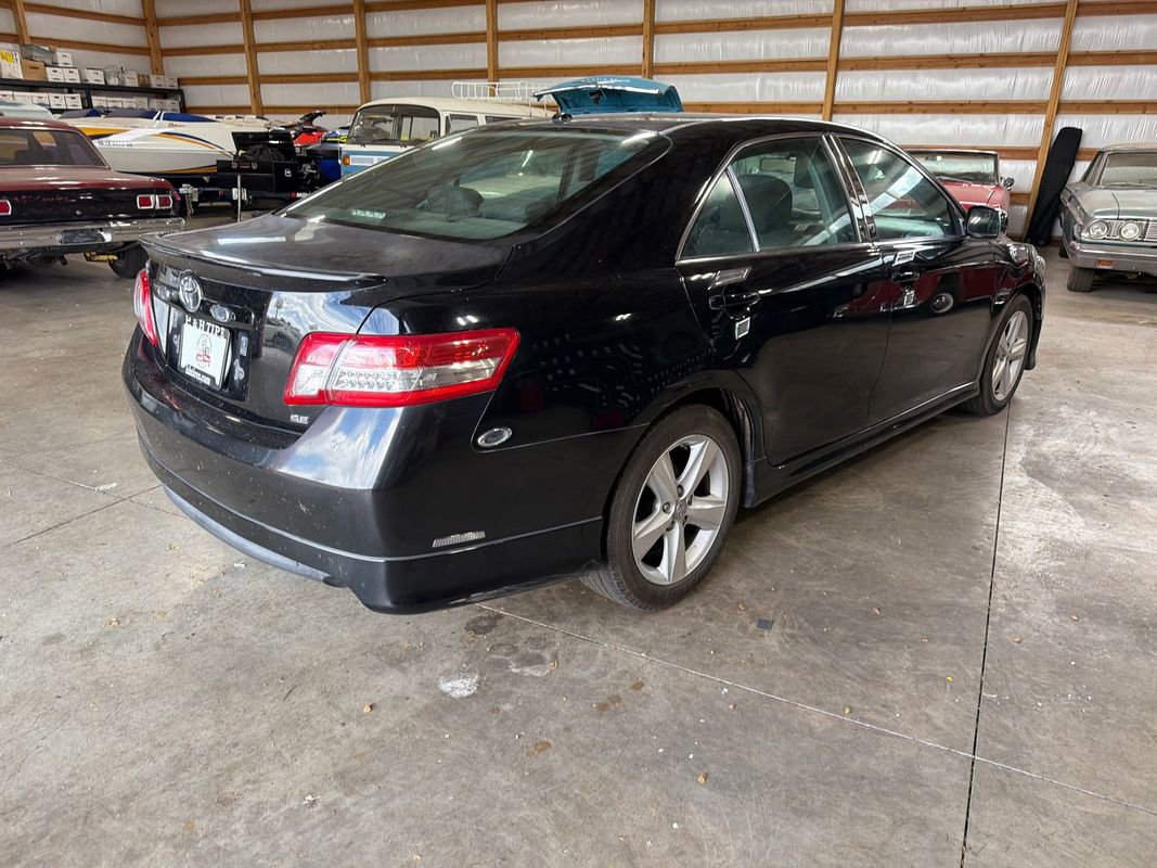 Used 2010 Toyota Camry SE FWD image 8