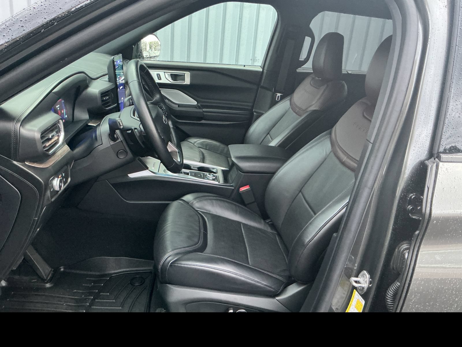 Used 2020 Ford Explorer Platinum w/ Premium Technology Package AWD/4WD image 10