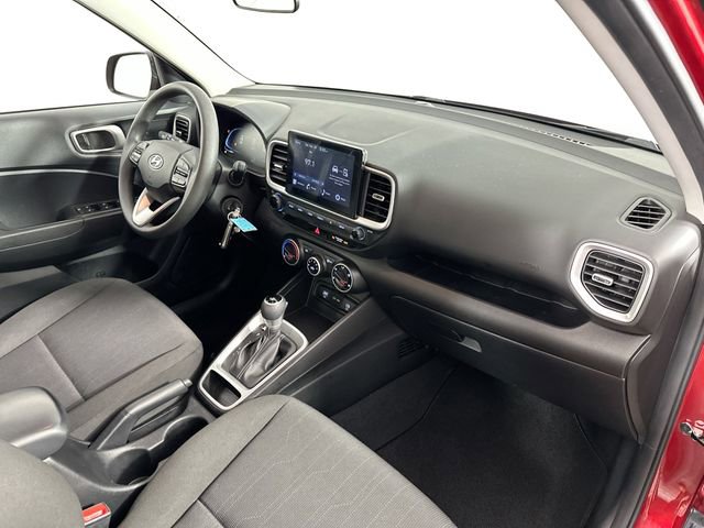 Used 2024 Hyundai Venue SE image 27