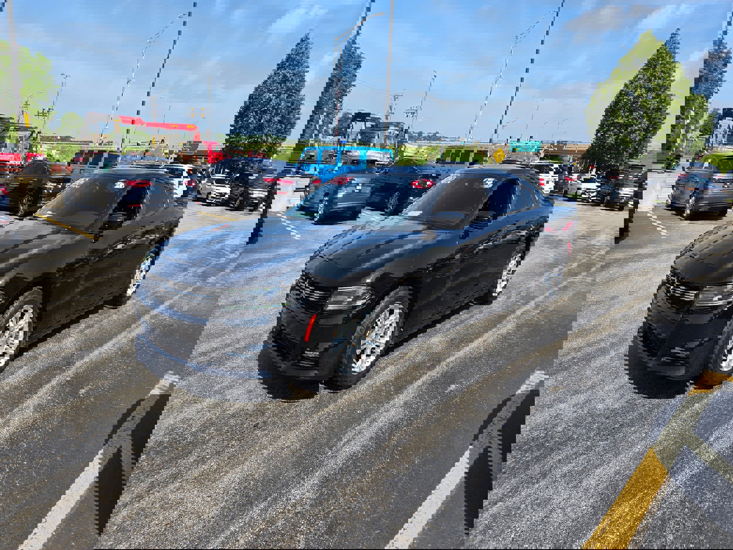 Used 2016 Dodge Charger SE w/ Popular Equipment Group image 3