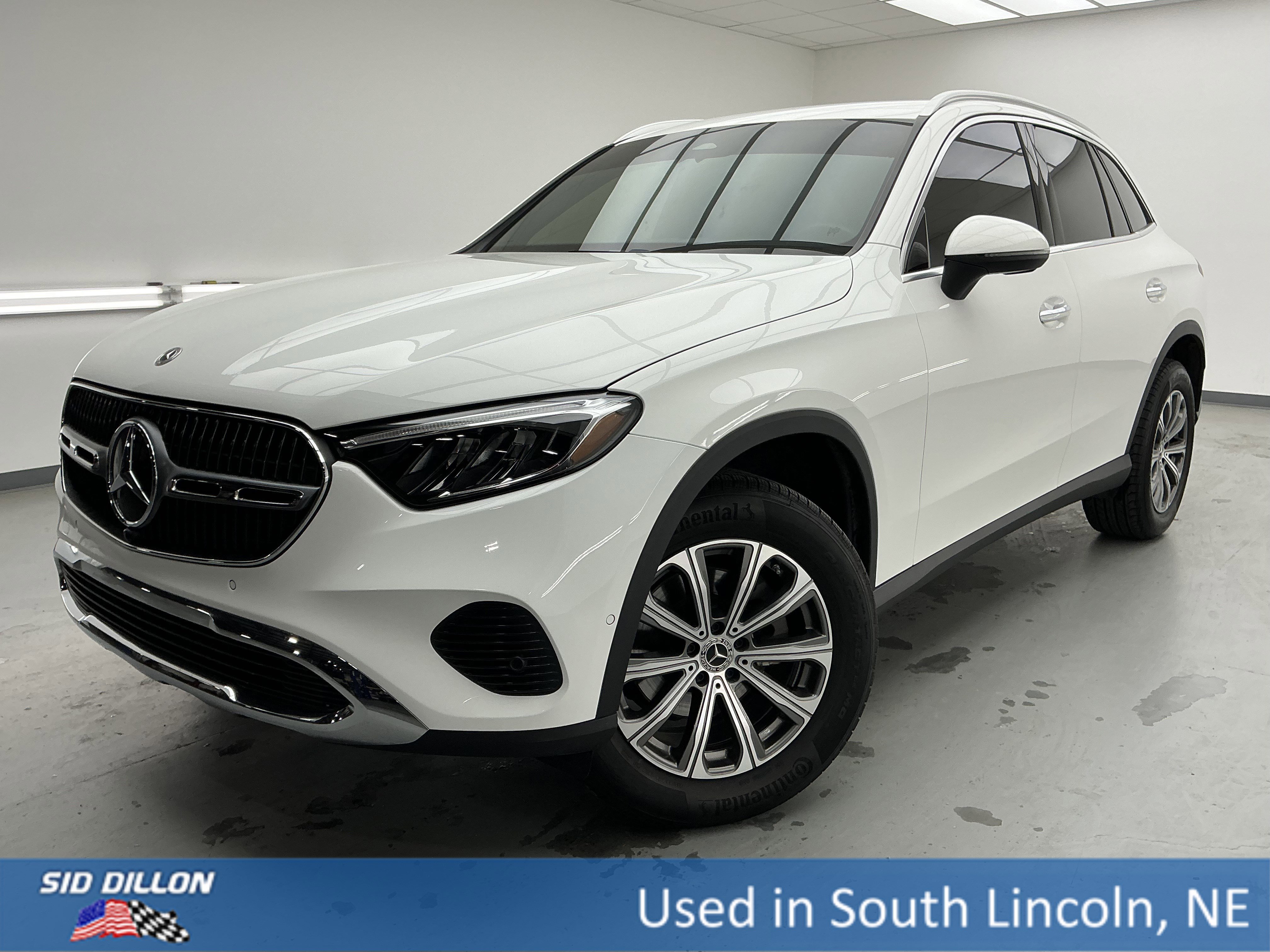 Used 2024 Mercedes-Benz GLC 300 4MATIC image 1